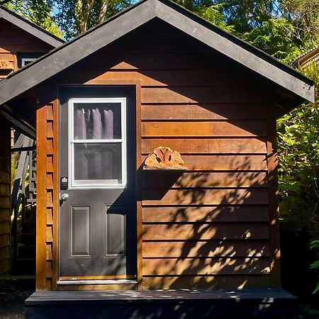 Отель The Hiker Huts Порт-Ренфрю Экстерьер фото